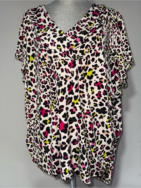 Peter Nygard Tops - Peter Nygard Womans Pink Leopard Print Cowl Neck Top